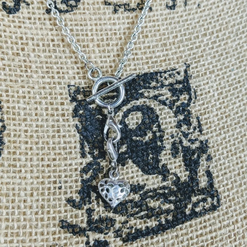Necklace heart pendant Women’s Silver-tone chain Coquette Victorian vintage look